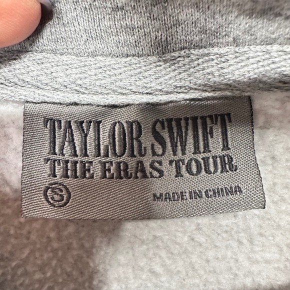 Taylor Swift The Eras Tour 2023-2024 Official Merch Quarter Zip Size Small - Picture 5 of 8
